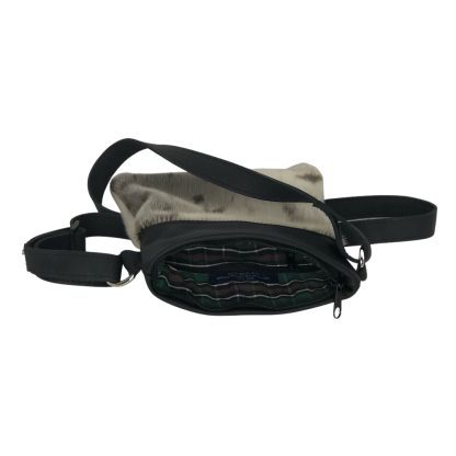 4_Monaseams_seal_sin_cross_body_purse_lining