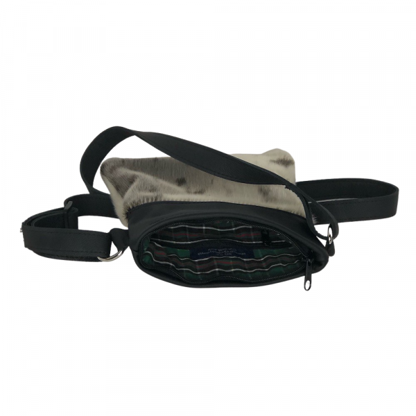 4_Monaseams_seal_sin_cross_body_purse_lining