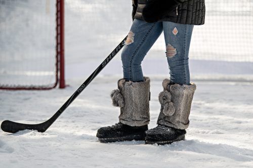 Bottes Mode en loup marin noir et lapin gris avec pompons