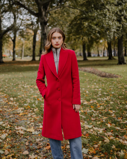 Manteau en cachemire avec garniture de phoque du Groenland