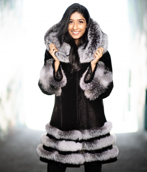 Cindy – Manteau en fourrure de phoque pour femmes et garniture en renard argenté