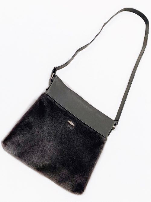 Sac à bandoulière en cuir et fourrure de phoque