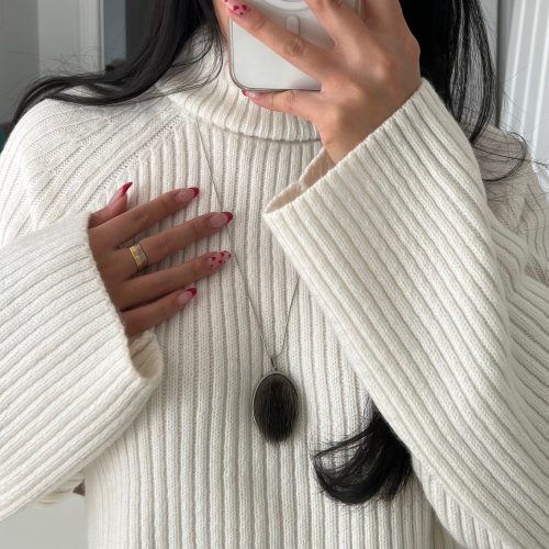 Bezel Oval Pendant Seal Fur Necklace