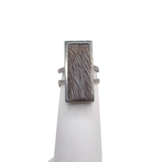 Bague rectangulaire réglable, fourrure de phoque et acier inoxydable