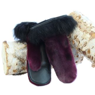Women Mittens In Fuchsia Seal Skin & Black Raccoon Deluxe