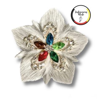 Broche en peau de phoque au centre éclatant