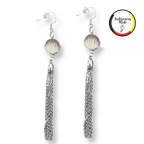 Boucles d’oreilles pendantes en peau de phoque et en chaînes d’acier inoxydable