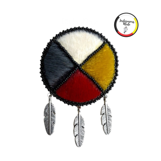 Broche roue de médecine en peau de phoque