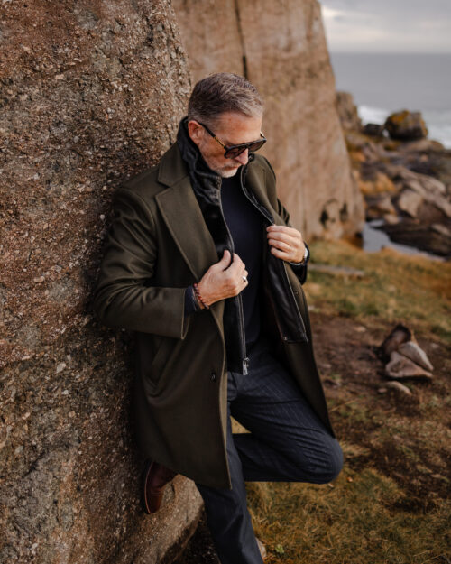 Manteau en laine avec empiècement en fourrure de phoque